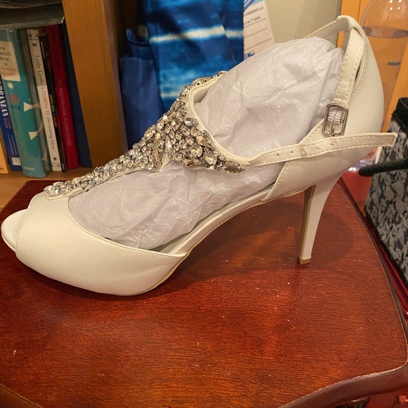 David's Bridal | Shoes | Size 2 Ivory Bling Wedding | Poshmark